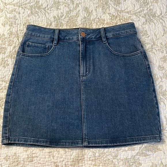 Garage skirt - Picture 1 of 2